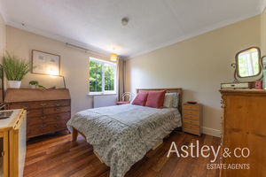 Bedroom- click for photo gallery